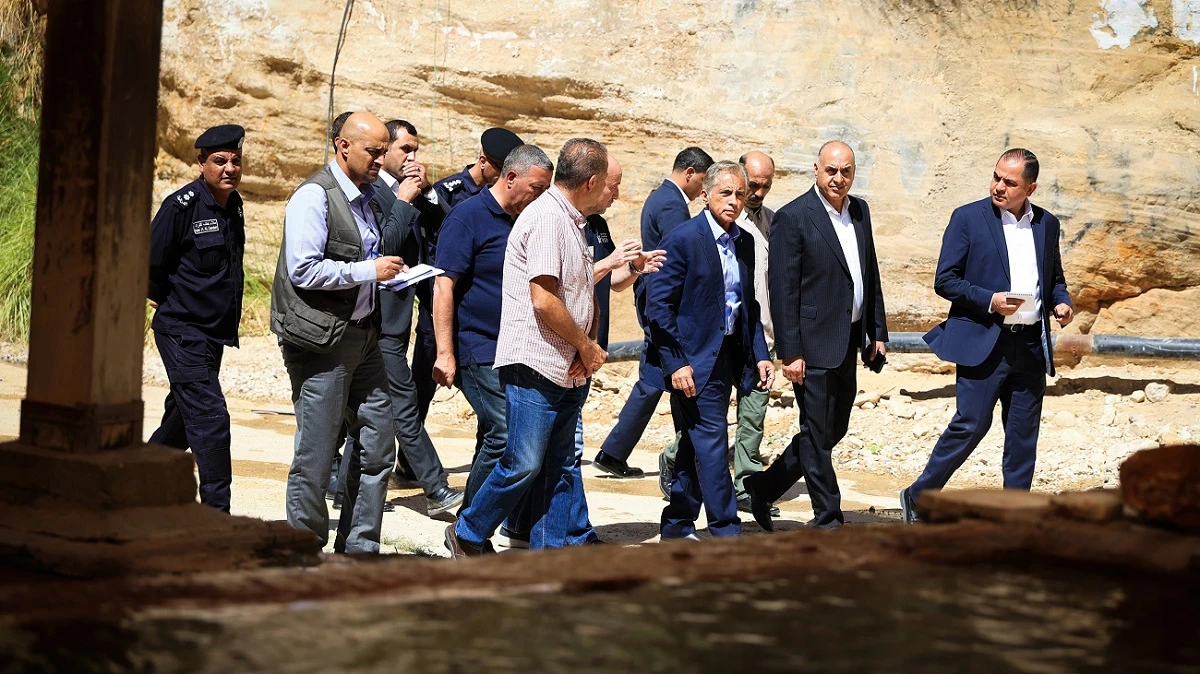 جولة ميدانية لرئيس الوزراء في الطفيلة لتعزيز التنمية والخدمات العامة