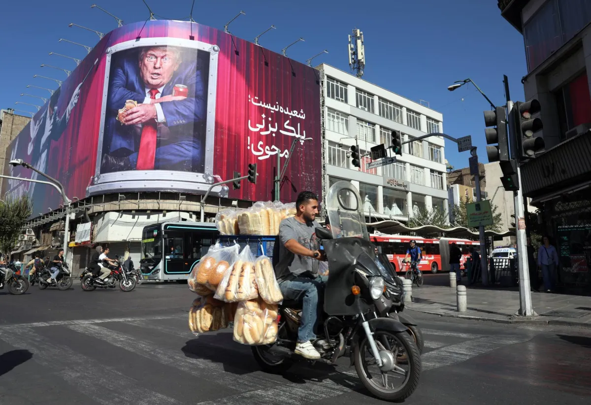 ترمب يربط نهاية الحرب باستسلام ايران وطهران تتمسك بشروطها
