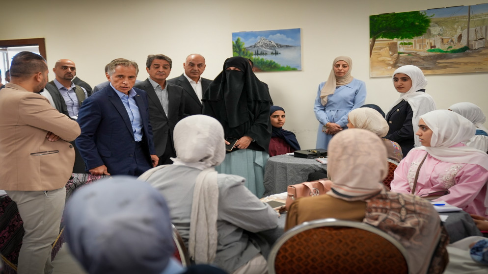 جعفر حسان يوجه بتطوير المراكز الشبابية في الطفيلة وتوسيع نطاق خدماتها