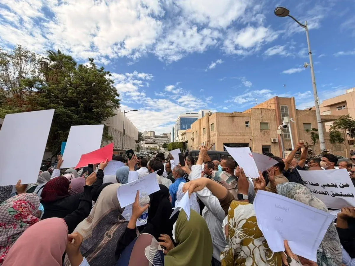 احتجاجات القطاع الطبي والمعلمين تحاصر حكومة الوحدة في طرابلس