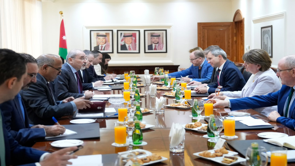 الصفدي يبحث مع وفد برلماني بريطاني تعزيز التعاون والشراكات الاقتصادية