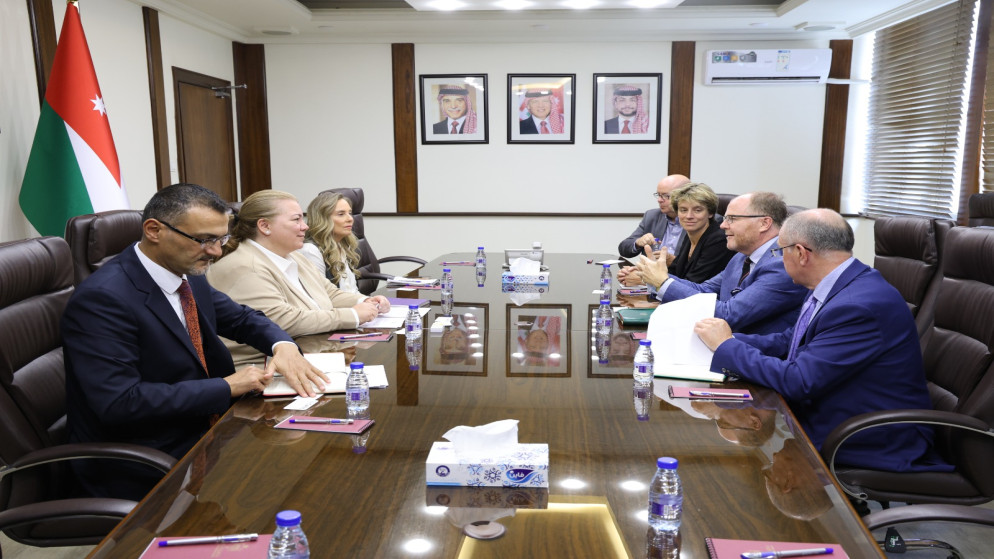وزيرة التخطيط تبحث مع وفد برلماني بريطاني تعزيز الشراكات الاقتصادية