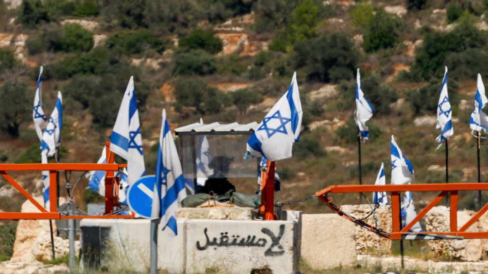 خناق جغرافي في الضفة.. 925 حاجزا عسكريا يعيد هندسة الواقع الفلسطيني
