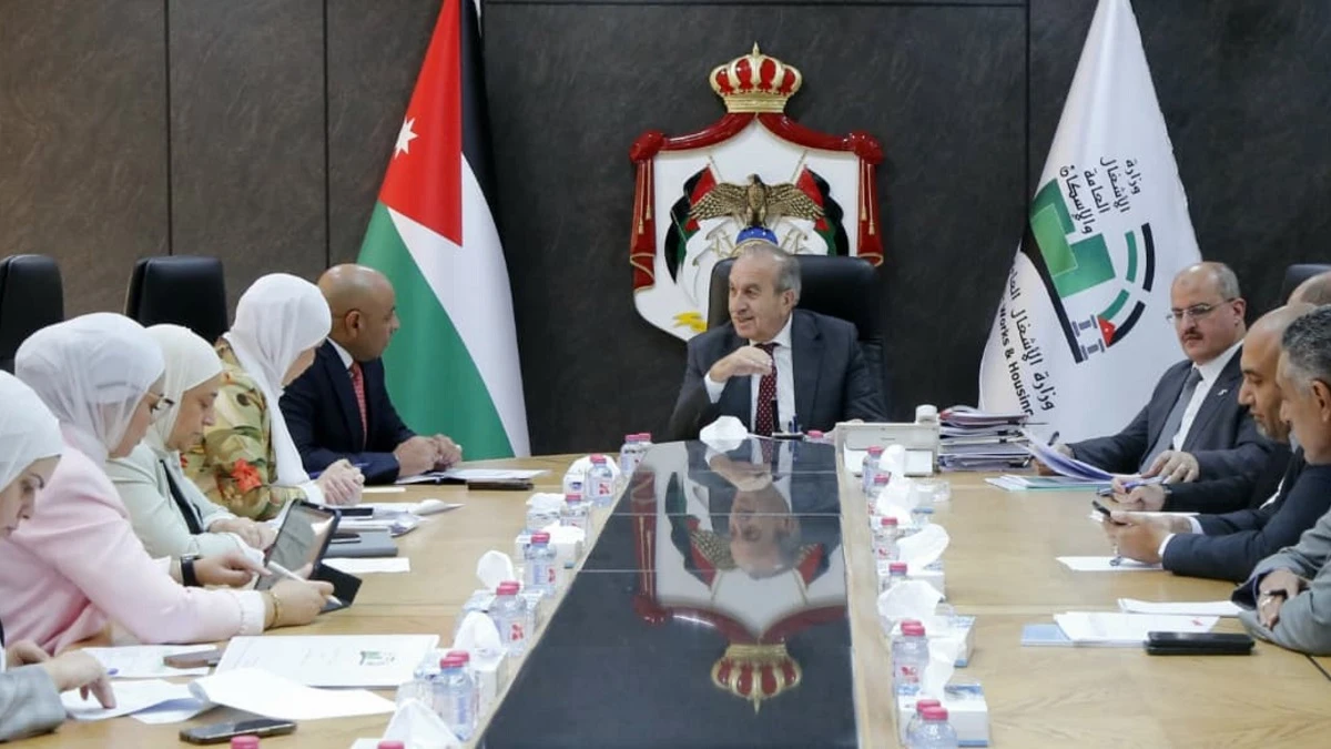 وزير الاشغال يوجه بتسريع وتيرة العمل في مشاريع رؤية التحديث الاقتصادي