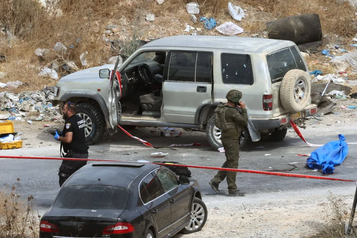 مقتل فلسطيني واصابة شابين برصاص الجيش الاسرائيلي في الخليل