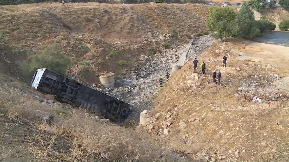تفاصيل حادث حافلة طريق المطار واصابات حرجة في عمان