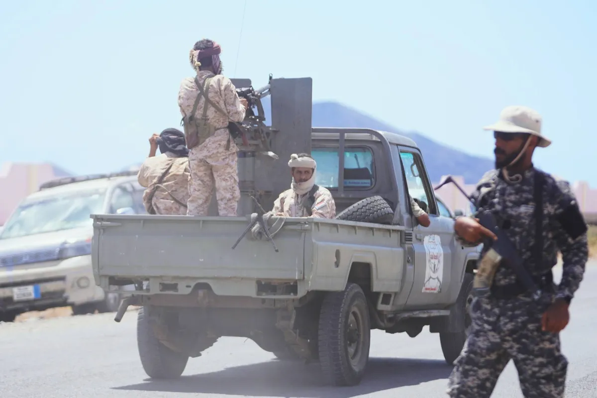 عملية فجر اليمن تطيح بالحوثيين وتستعيد السيطرة على مدينة المخا وباب المندب