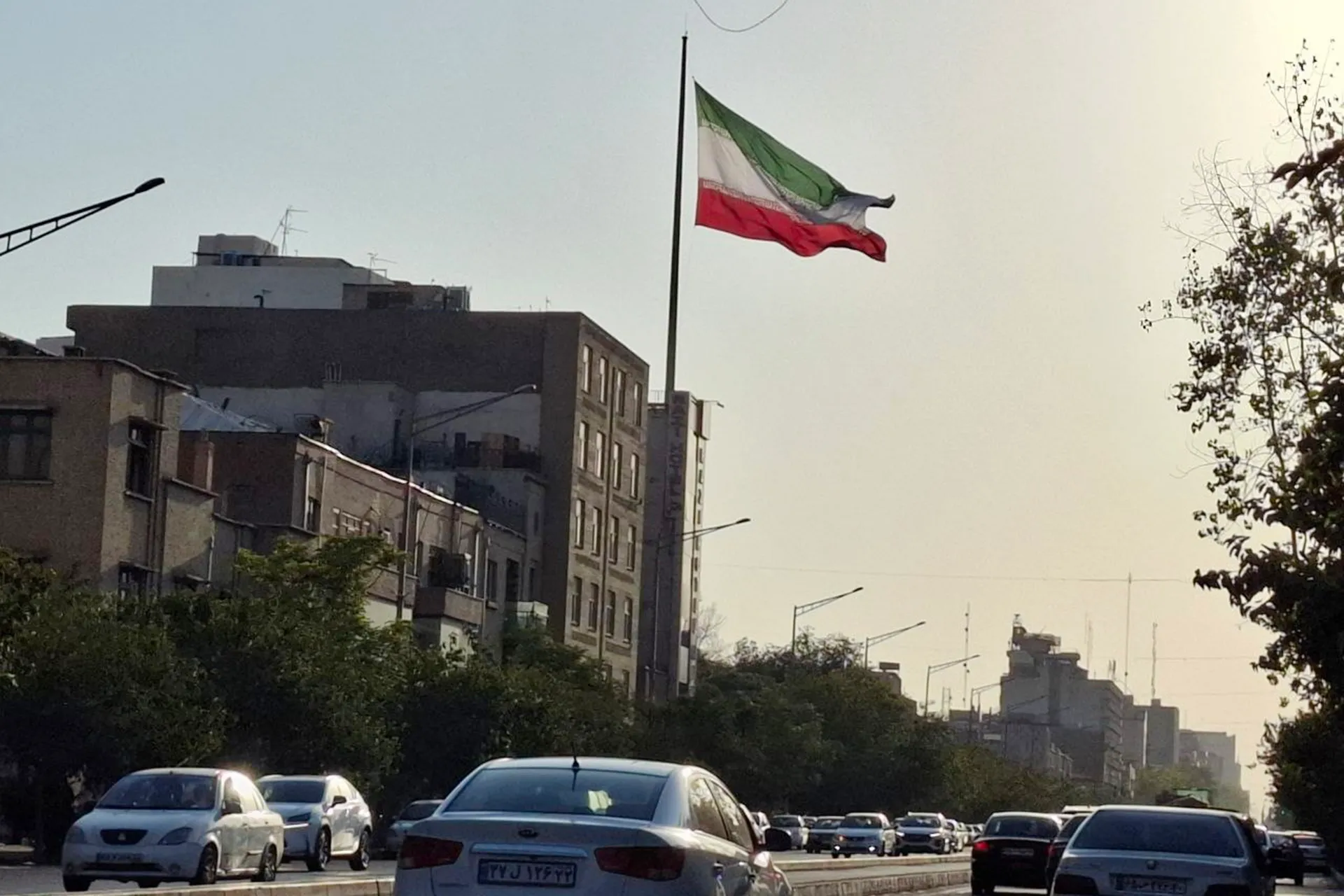 مبادرات بلدية طهران في مواجهة التضخم بين دعم المواطن وتحديات التمويل