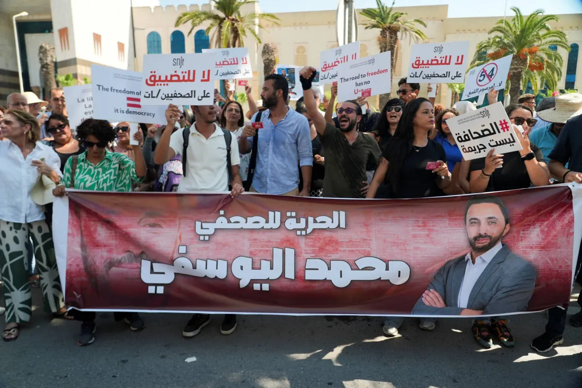 تضييق الخناق على الصحافة في تونس وملاحقات قضائية تطارد الكلمة الحرة