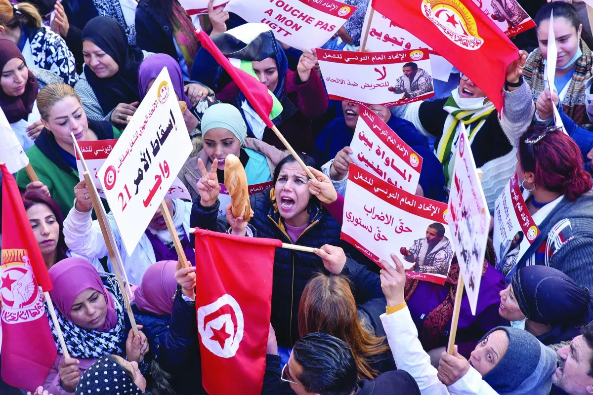 احتجاجات حاشدة في تونس ضد سياسات قيس سعيد ومطالب باستعادة المسار الديمقراطي
