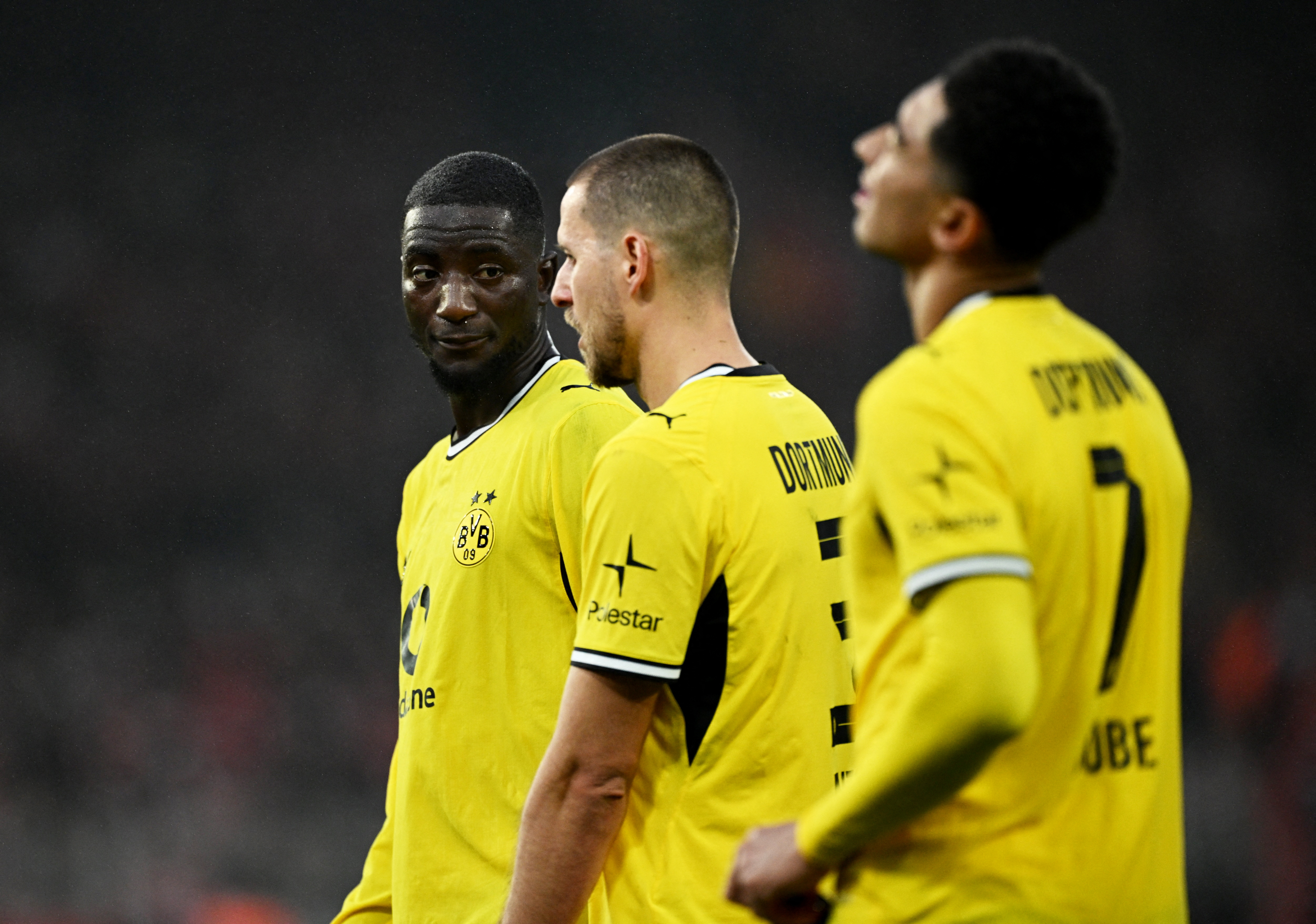 دورتموند يخطف صدارة الدوري الالماني بتعادل مخيب امام اونيون برلين