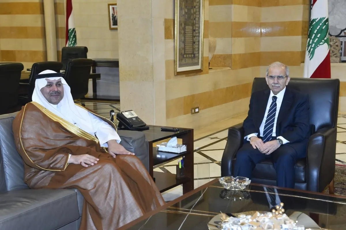 السعودية تجدد دعمها لاستقرار مؤسسات الدولة اللبنانية خلال لقاء السراي