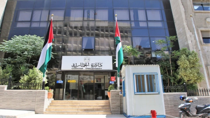 قفزة في حجم التجارة بالمنطقة الحرة في الزرقاء وتدفق كثيف للشاحنات