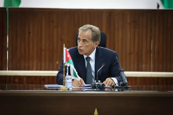 رئيس الوزراء يؤكد ملاحقة المتورطين في هجوم الكرك وحماية المجتمع من الفكر المتطرف