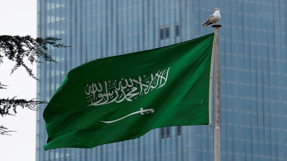 مطار الملك خالد في الرياض يعلن عودة حركة الملاحة الجوية بشكل كامل