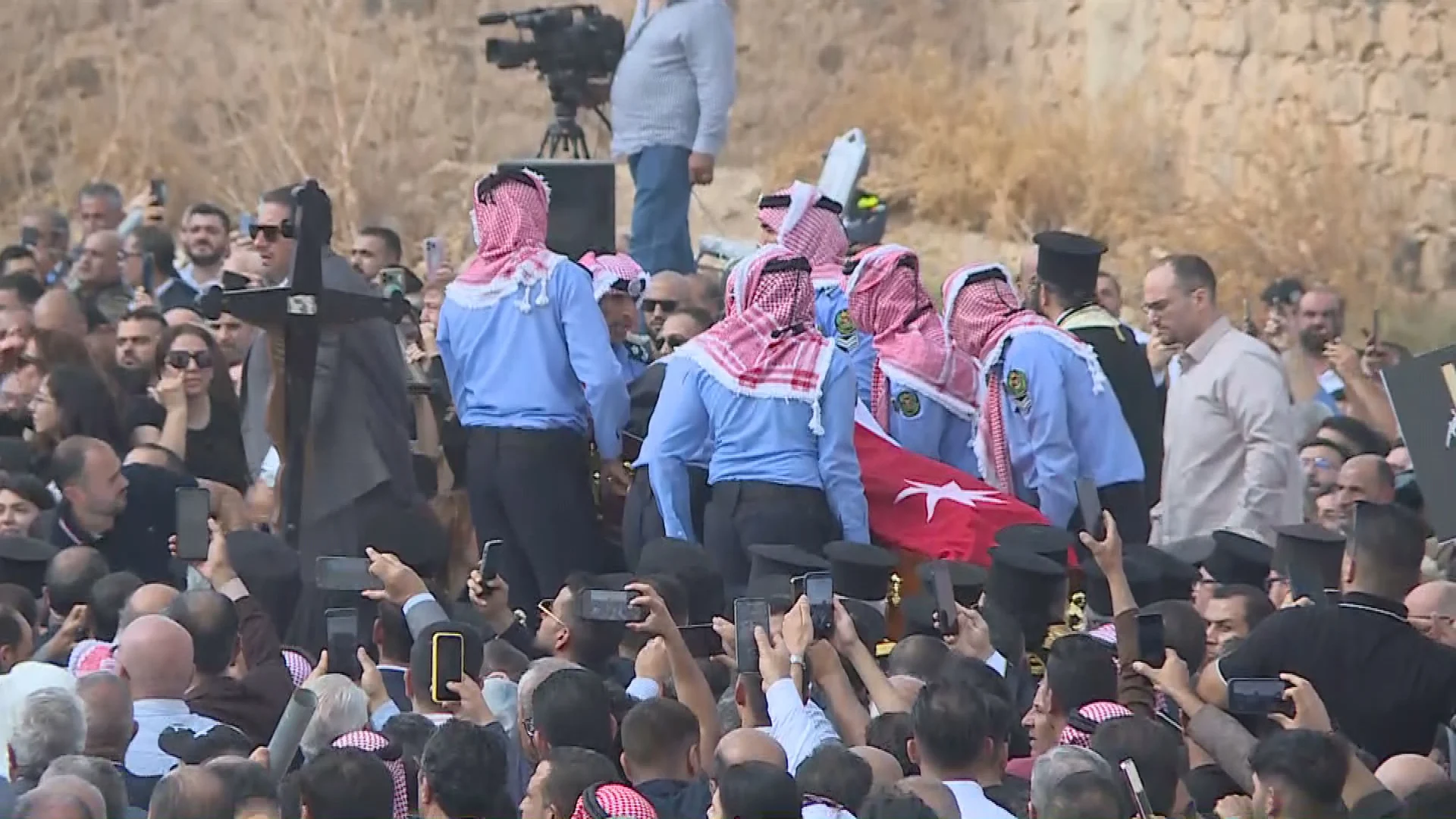 الكرك تودع شهداء كنيسة حمود وسط حالة من الغضب الشعبي