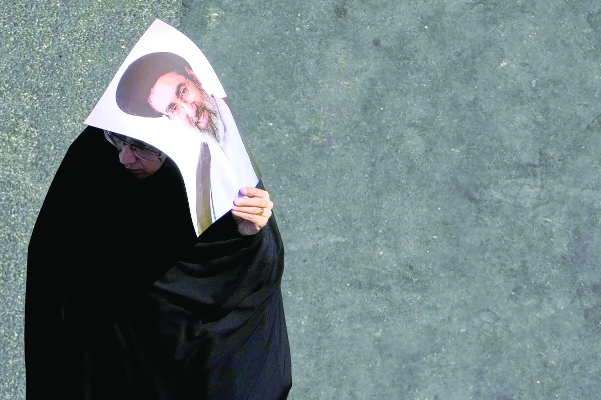 تحركات غامضة لمجتبى خامنئي ولقاءات مغلقة مع قيادات السلطة القضائية