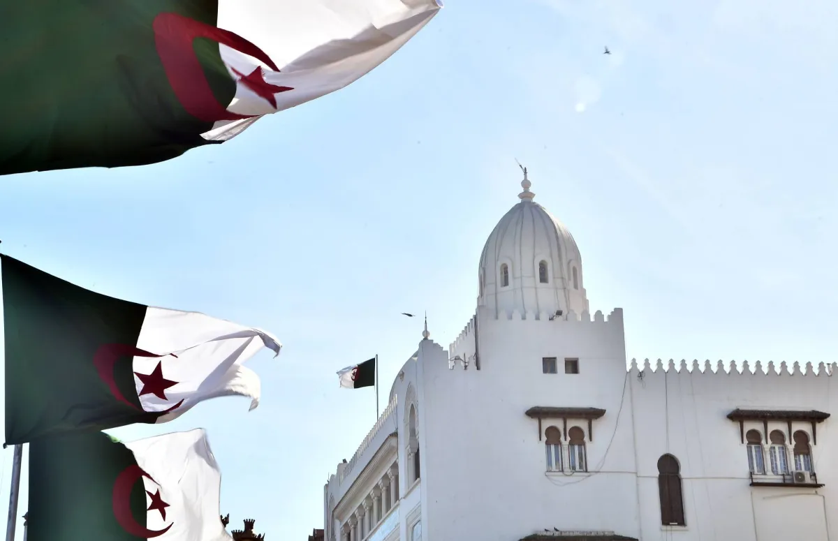 البرلمان الجزائري يقر نشر قوات عسكرية في النيجر لتأمين منشآت الطاقة