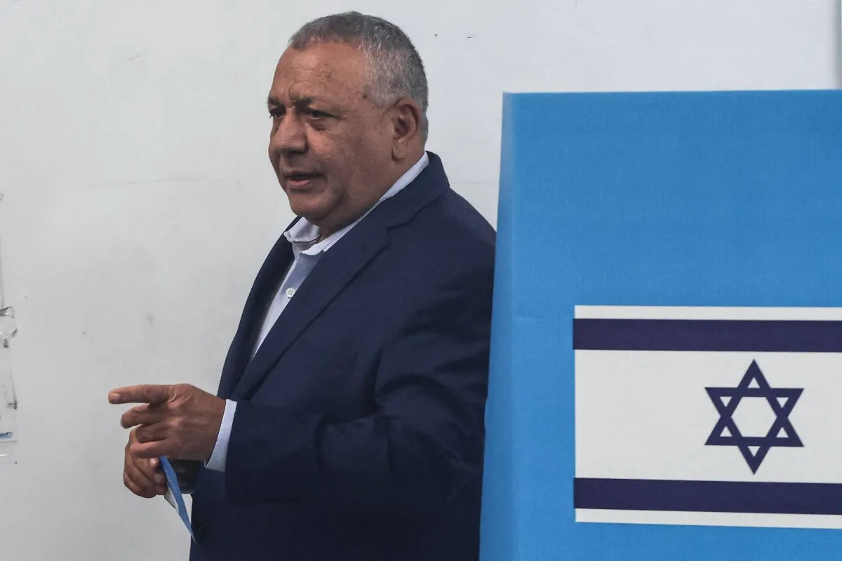 آيزنكوت يطلق نداء عاجلا للاطاحة بالحكومة الاسرائيلية الحالية