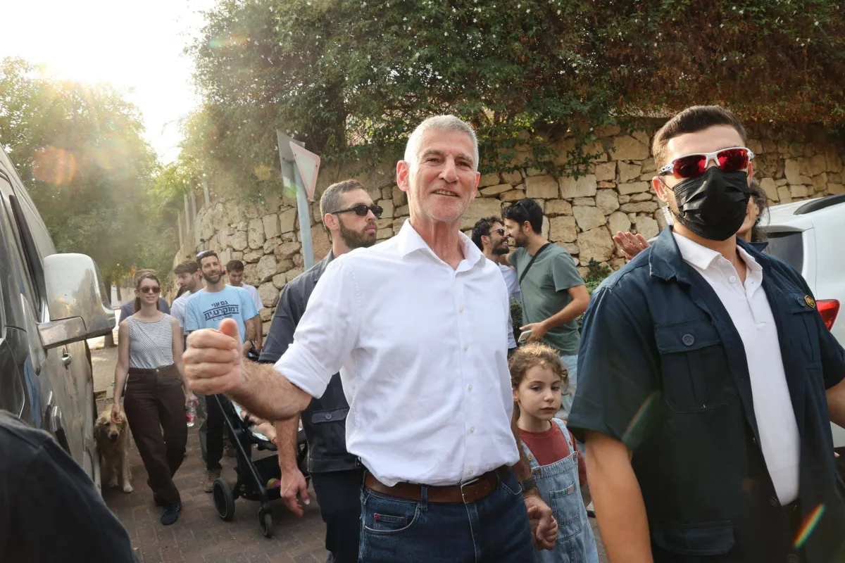 يائير غولان يدعو المعارضة للتحالف مع الاحزاب العربية لاسقاط نتنياهو