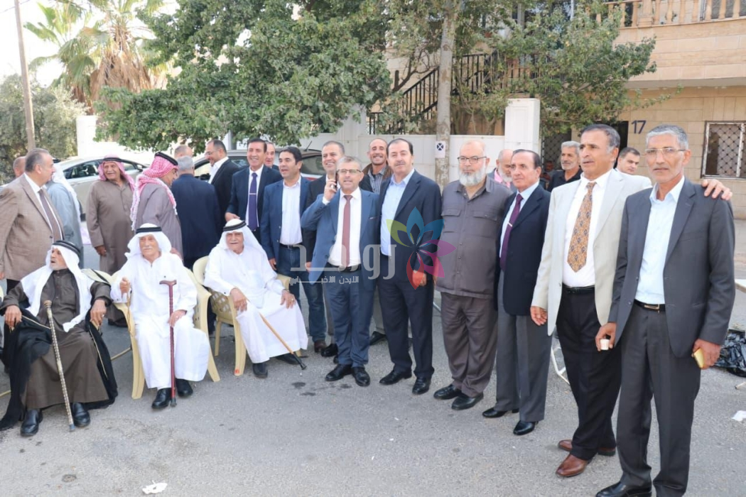 عشيرة الخريسات تنظم مبادرة وفاء لكبارنا في السلط تقديرًا لجيل العطاء وبناة الوطن